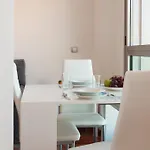 Singularstays Oceanic דירה